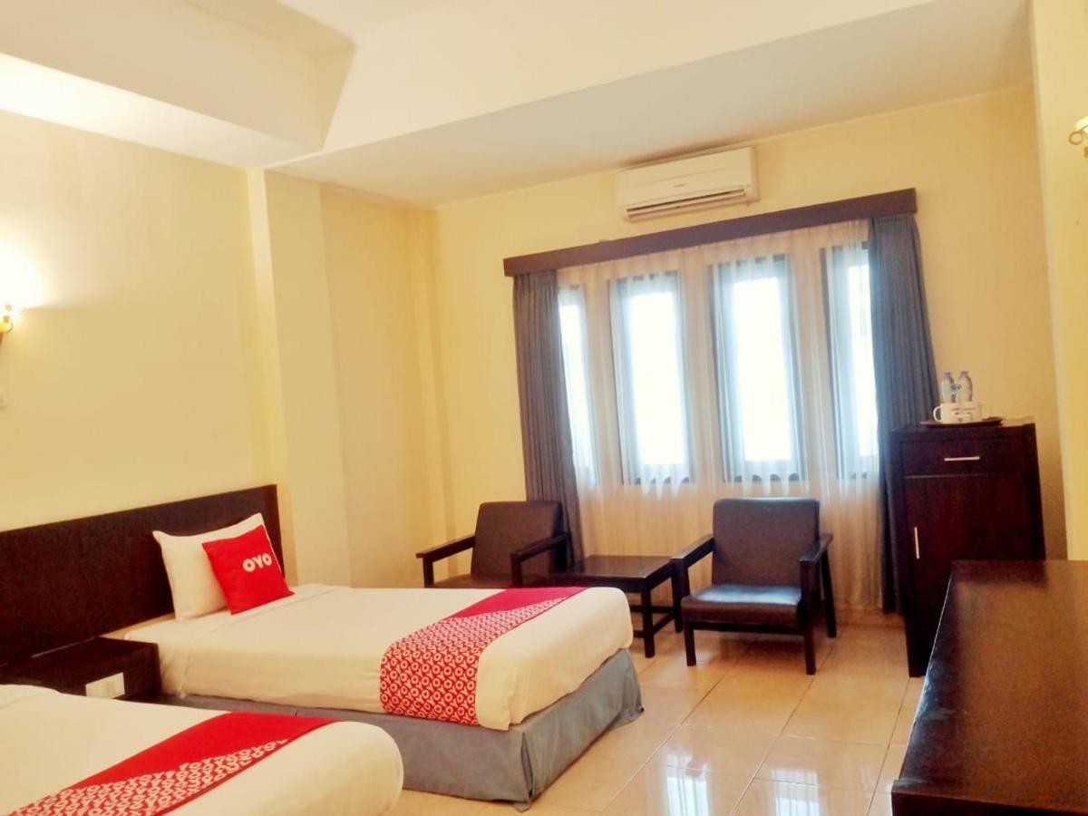 Oyo 90102 Edotel Hotel By Dbest Hospitality باندونج المظهر الخارجي الصورة
