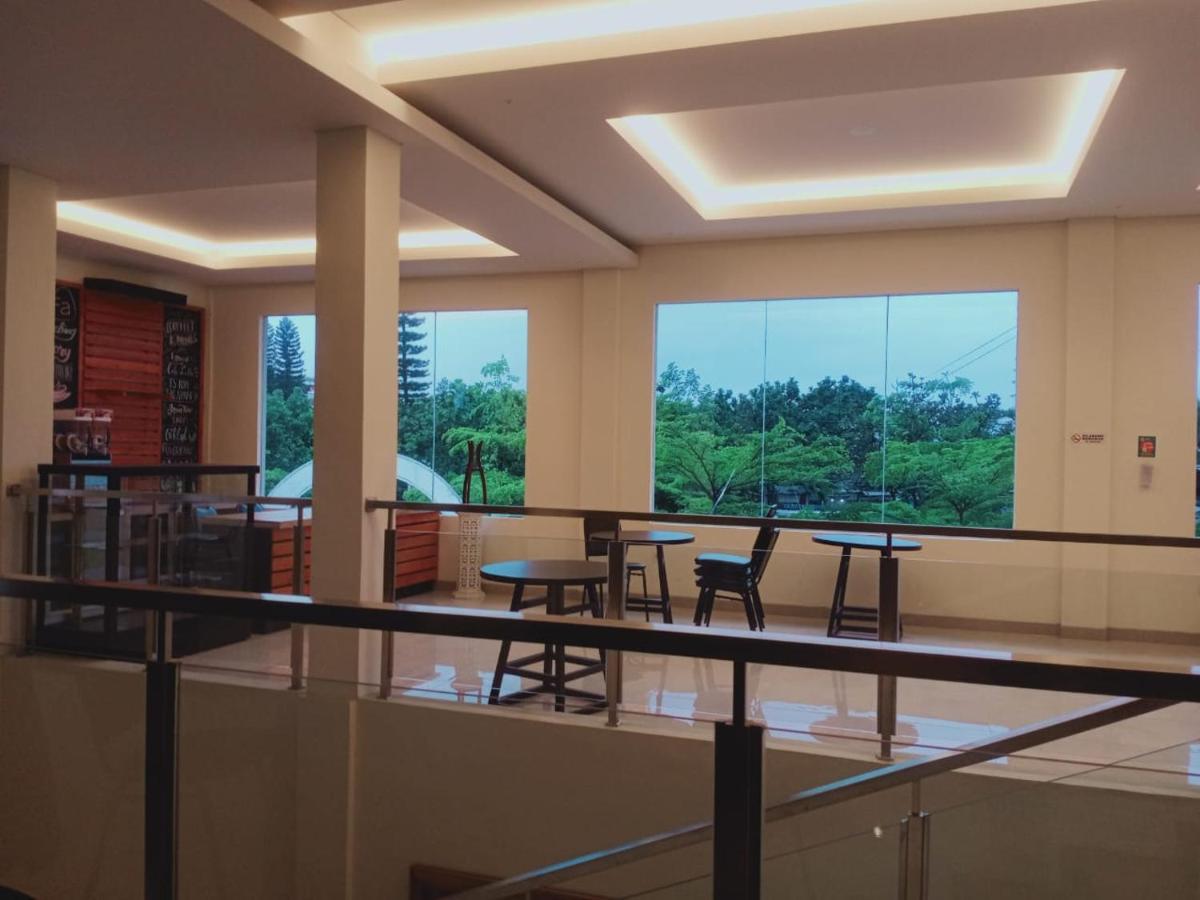 Oyo 90102 Edotel Hotel By Dbest Hospitality باندونج المظهر الخارجي الصورة
