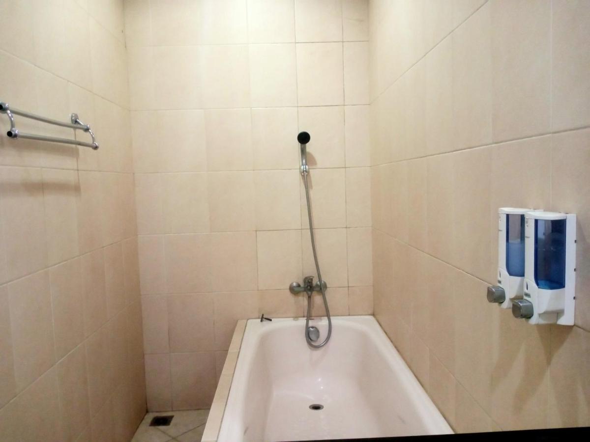 Oyo 90102 Edotel Hotel By Dbest Hospitality باندونج المظهر الخارجي الصورة