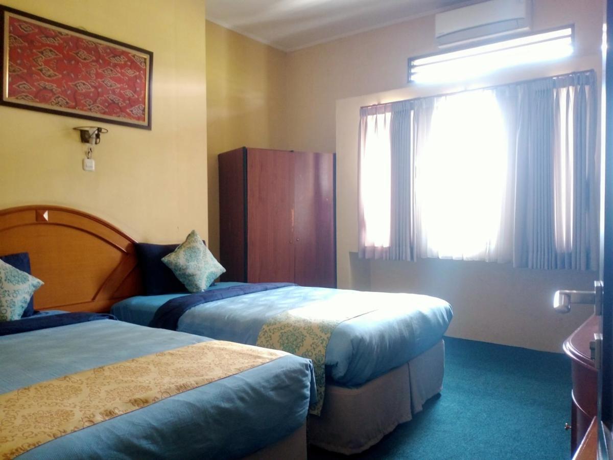Oyo 90102 Edotel Hotel By Dbest Hospitality باندونج المظهر الخارجي الصورة